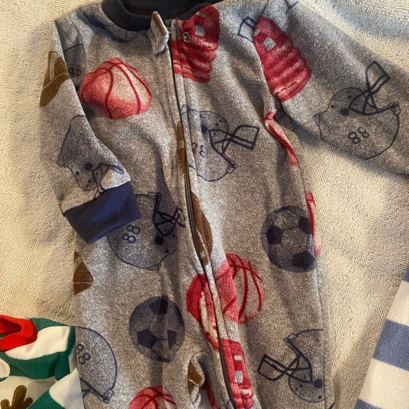 🎉💙Bundle Carter’s Sleepers, 4 Fleece, Boys, Size 6m - Picture 7 of 12